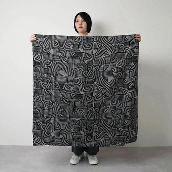 風呂敷 100cm｜伊砂文様 結｜両面染め ダークグレー / ブルー｜綿シャンタン｜むす美 むす美