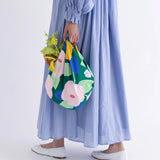 風呂敷 70cm｜椿柄 / グリーン｜アクアドロップ (はっ水加工) - Adeline Klam｜ポリエステル｜むす美 むす美