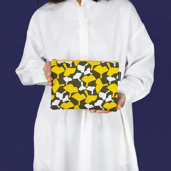 フラットポーチ｜銀杏柄｜手染め生地 帆布 綿100% コットン ポーチ 日本製｜幸せの文様 【 Fuwa Market オリジナル 】 Fuwa Market