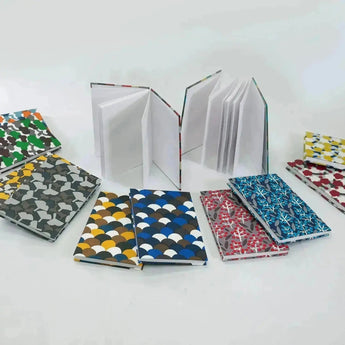 御朱印帖｜大判サイズ (B6) ｜南天柄｜手染め和紙 朱印帖 蛇腹式 日本製｜京都職人仕上げ 【 Fuwa Market オリジナル 】 Fuwa Market