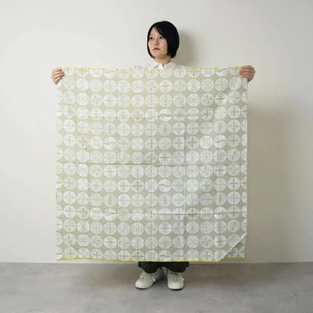 風呂敷 100cm｜伊砂文様 松｜両面染め 黄色 / グレー｜綿シャンタン｜むす美 むす美