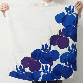 風呂敷 70cm｜かきつばた柄 / ライトグレー｜光悦ちりめん友禅シリーズ｜ポリエステル｜むす美 むす美