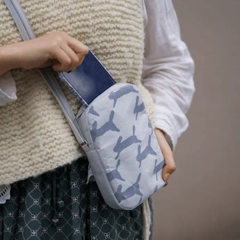 和紙 スマホポーチ | mina perhonen | run run run グレー | 軽量 クロスボディバッグ | SIWA SIWA