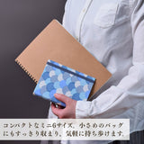 小さめのバッグにも入るミニ6サイズ